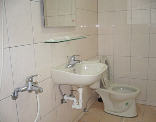 全新粉刷獨立套房出租,近高應大/鼎山夜市 - Image 6