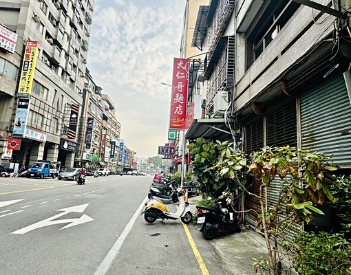 *林森熱鬧-百坪大店面/獨家-降7.6萬 - Image 1