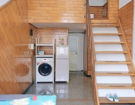 中壢火車站旁挑高樓中樓大套房 - Image 2