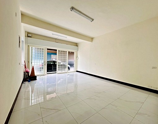 門口可停車+大3房+可申請租補 - Image 8