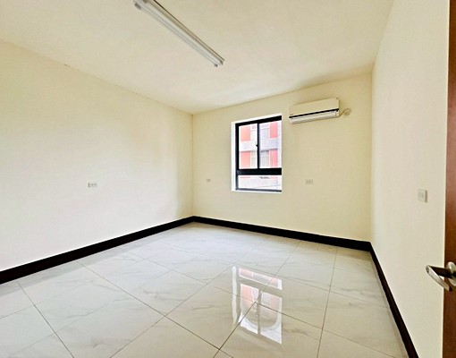 門口可停車+大3房+可申請租補 - Image 4