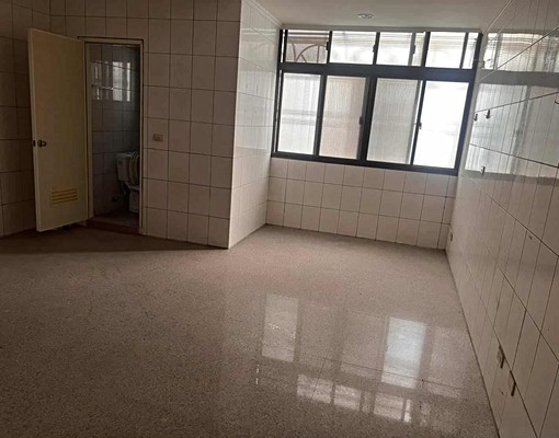 巨城旁2樓開放式格局可辦公可個人工作室3樓可住家 - Image 10