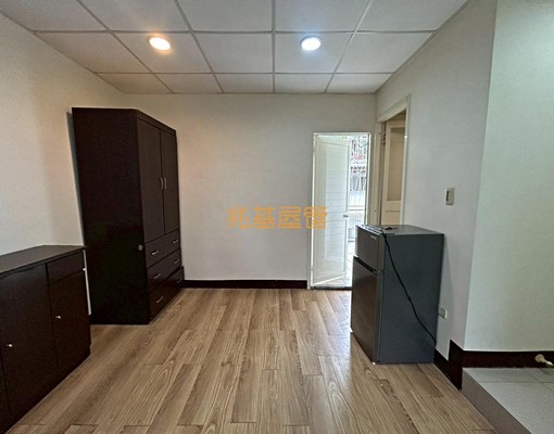 兆基🏡近七張捷運站/獨立陽台大套房 - Image 3