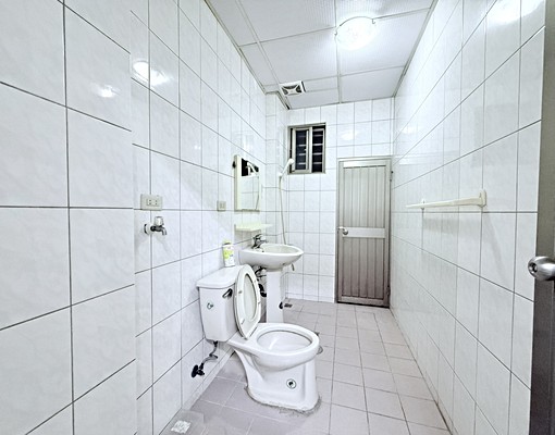 捷運三重國小站步行2分鐘住辦一樓地點佳整棟重建屋況佳-專任約 - Image 10