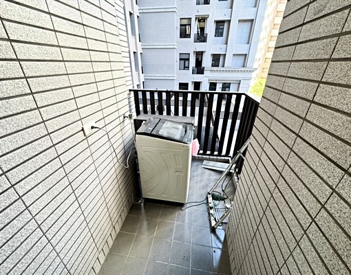 可寵百萬裝潢樓中樓兩房雙衛浴可營登♥住辦工作室♥小豪宅浴缸 - Image 5