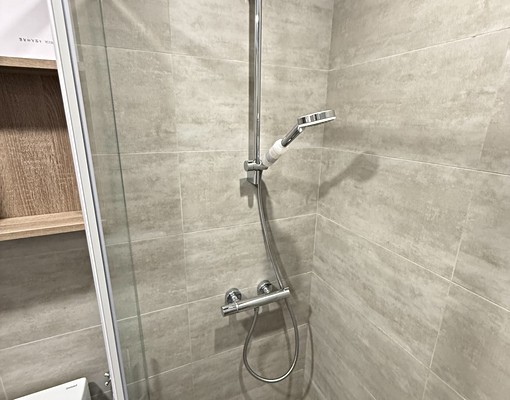 東區│站前秀泰│可多租補│稀有採光2房2衛│平車│戶數少 - Image 15