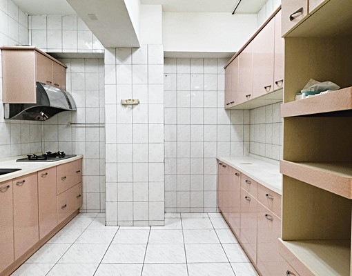 近花園夜市整層獨戶3房平面車位+1機車位華廈 - Image 10