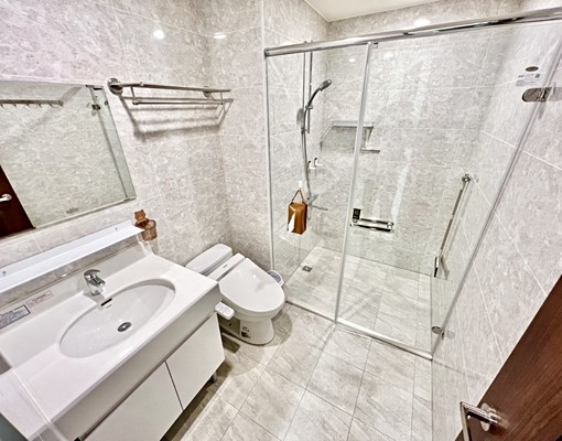 嶺東商圈特區/高樓層/租補/稀有兩房兩衛尬平車 - Image 2