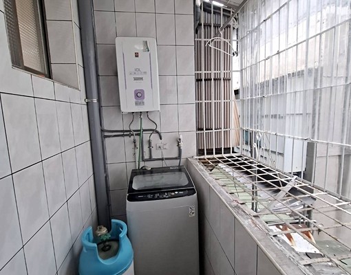 新海路裕民夜市旁公寓五樓🏠可入戶籍可兩份租屋補助 - Image 8