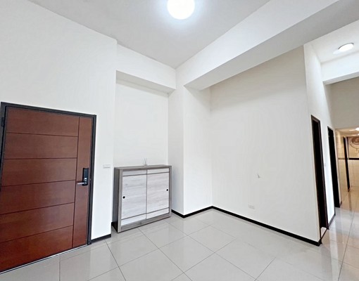 👍一樓庭院戶三房4.2挑高🌳益翔樂活錠🌳含車管可租補 - Image 8