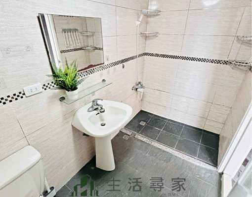 近中國醫＃高採光電梯套房＃可租補＃流理台＃陽台獨洗曬＃台水電 - Image 12