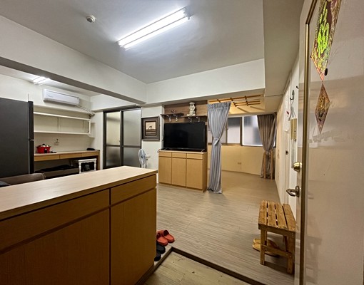 (租)正忠商圈美大樓1+1房(適自住.美容工作室) - Image 1