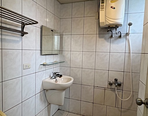 金山金山街竹科清交大全聯星巴克明亮通風 - Image 5