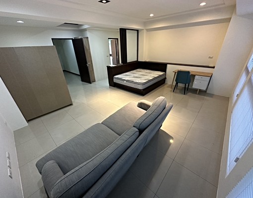 屋主自租/可寵/獨洗獨曬/廁所開窗/電梯/樹孝商圈/雙面採光 - Image 4