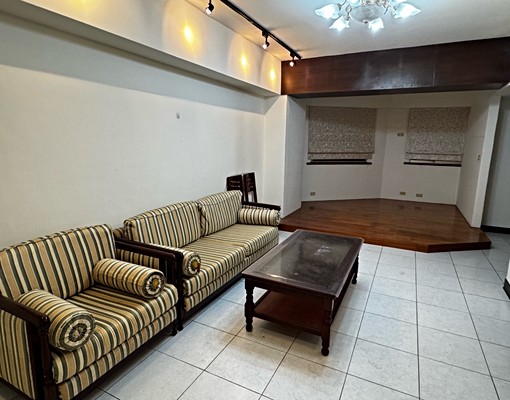 眺望淡水河畔寧靜社區溫馨住宅 - Image 1