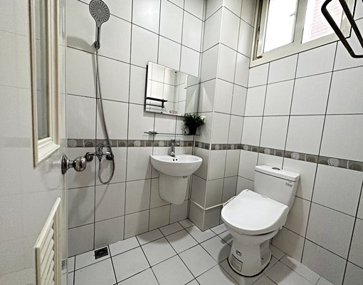 <<<屋主自租傢俱齊全🌈高翠路🌈木質地板>>> - Image 4