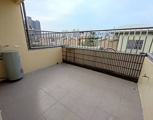 ｜文華國小｜前路後巷｜全棟翻新｜店住透天 - Image 7