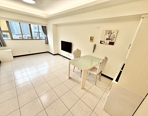 純真年代💕東興商圈💕超大更衣室💕三房大空間 - Image 1