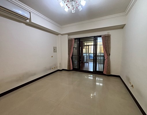 鄰15米路│整棟出租│店住合一│前院停車 - Image 9