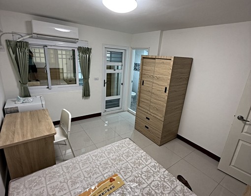 全新裝潢透天套房 - Image 1