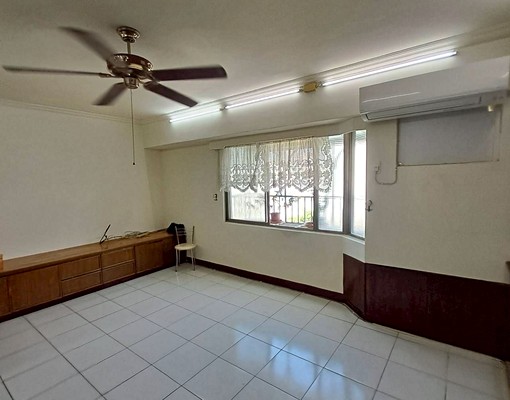 寬敞明亮、適住家、辦公、5大房平車.公園捷運、市府百貨生活圈 - Image 1