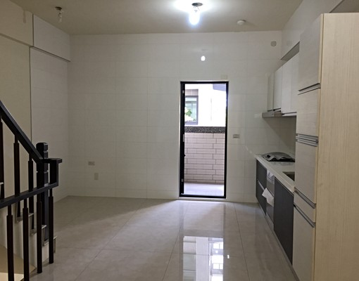 過埤路店住透天4樓半地坪33坪總建坪102坪 - Image 3