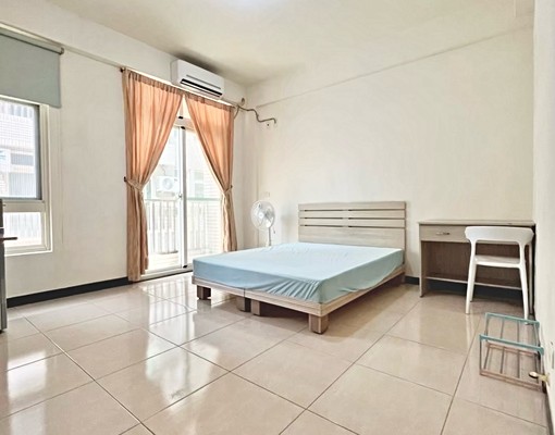 (近燦坤、市議會)近全新陽台套房交通佳 - Image 12