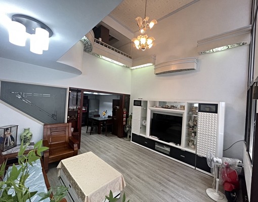 佳瑪商圈-樓中樓，百萬裝潢，可租補 - Image 1