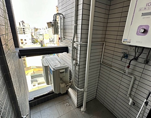 近7-11全家超商美麗島商圈愛河家樂福小北百貨兩房 - Image 7