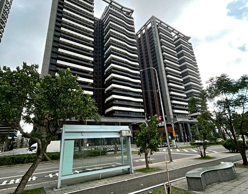 星鴻😊海洋都心NO1-2房全新裝潢附傢電含車位😊享租補 - Image 2