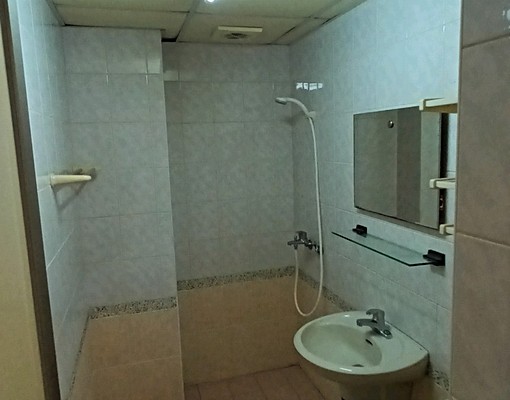 近雄女中山大學大立商圈。房東自租、可租補、電費依台電帳單計價 - Image 5