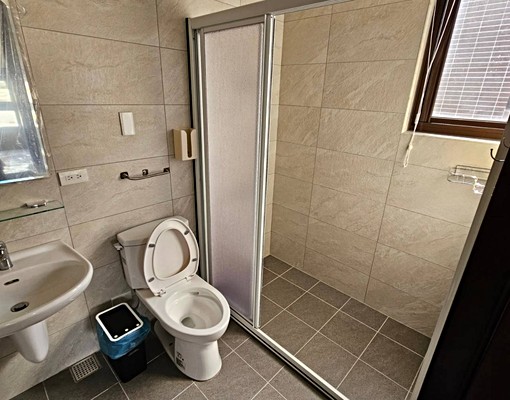 鄰近國防大學/興仁夜市全新套房/家具/一層一戶 - Image 2