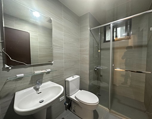 五泰可租補~免服務費~全套家具電馬上住~雙衛兩房車位~ - Image 6