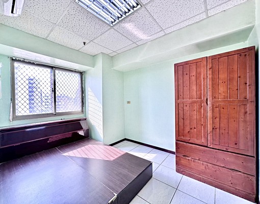 五權車站🍎大三房附車位🌟台電管理員✅可租補(社宅) - Image 6