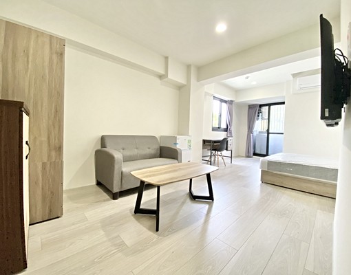 近動漫彩繪巷💖可租補電梯大套房💖陽台獨洗曬🌟乾濕分離 - Image 1