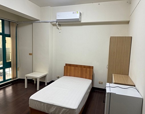 火車站旁．3樓2房．有陽台．獨洗 - Image 4