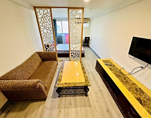 🏠稀有台水電套房｜類一房一廳｜獨洗曬陽台｜一中、中華路夜市 - Image 1