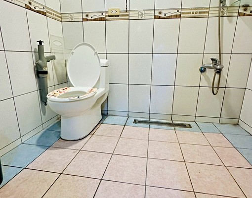 🏠稀有台水電套房｜類一房一廳｜獨洗曬陽台｜一中、中華路夜市 - Image 4