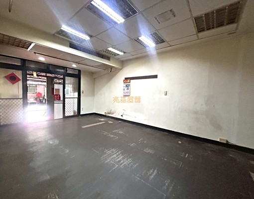 兆基🏡🚩麥金路巷口一樓可商可辦可住 - Image 2