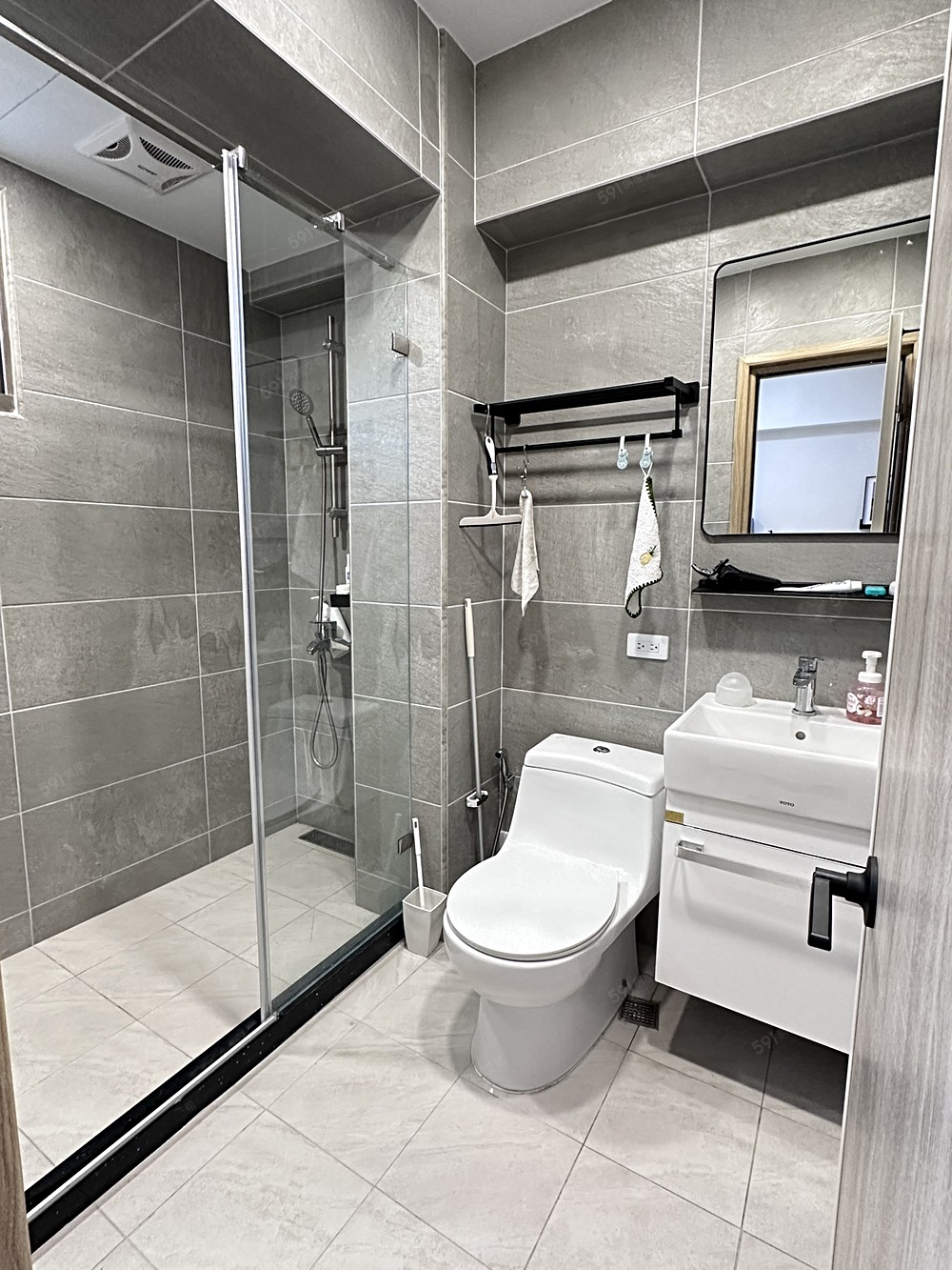 2025更新TOTO衛浴&乾濕分離隔間(有窗戶)