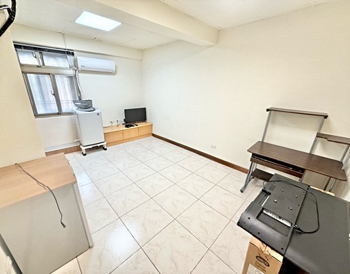 內湖四期/三民國中、新裝潢、獨立洗/獨立晾衣、生活機能強 - Image 1