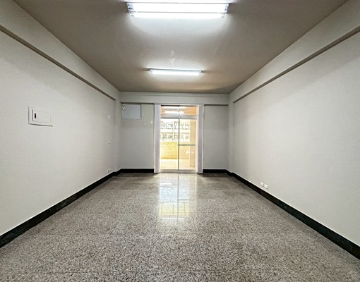 和緯路正路面☀️黃金店住-可租補.營登.報稅 - Image 5