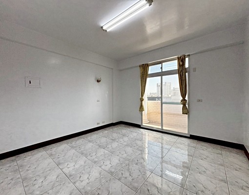 和緯路正路面☀️黃金店住-可租補.營登.報稅 - Image 6