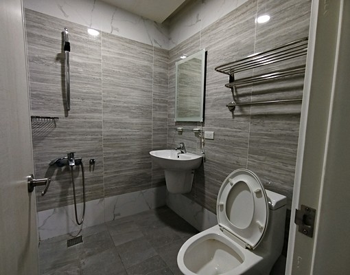 六合公園全新三房車 - Image 6