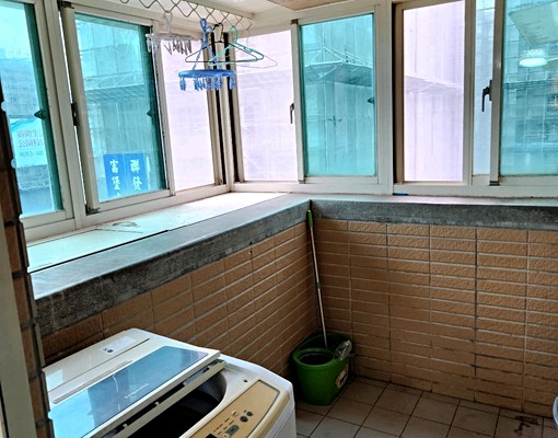 家樂福商圈，全屋3面採光，溫馨裝潢鴻福園3房2廳含平面車位 - Image 8