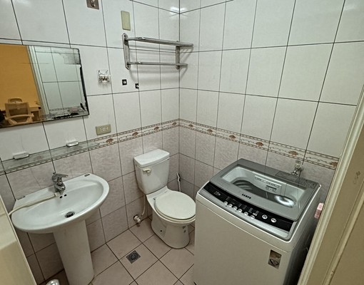 鄰近永安市場捷運優美套房出租 - Image 4