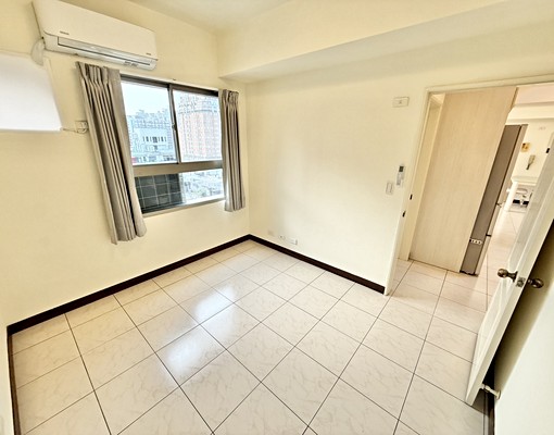 超美三房平車🔥五期⛪傢俱可談補🔥向上路公益路 - Image 7