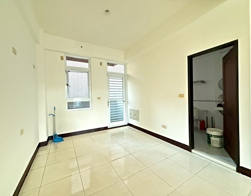 【冠軍推薦】【冠軍奇奇】出租中山區學院旁二戶打通三樓大空間 - Image 4