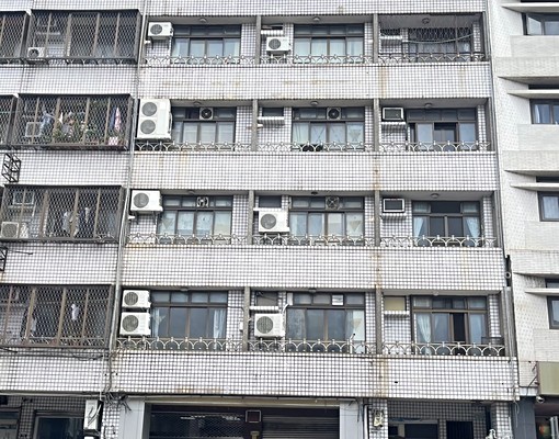 台中路鬧區顯眼雙透店 - Image 1