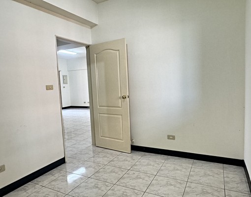 租-自由黃昏市場高樓層方正美3房+平面車位 - Image 13